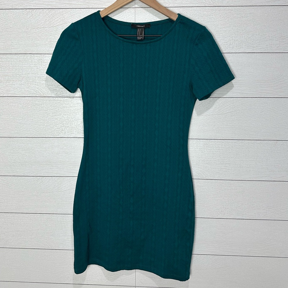 Forever 21 Green Dress Size Medium